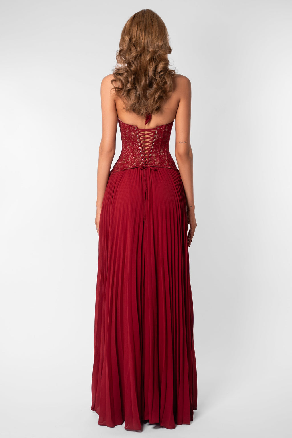 Seraphina Sweetheart Lace Splice Pleated Chiffon Maxi Dress in Red