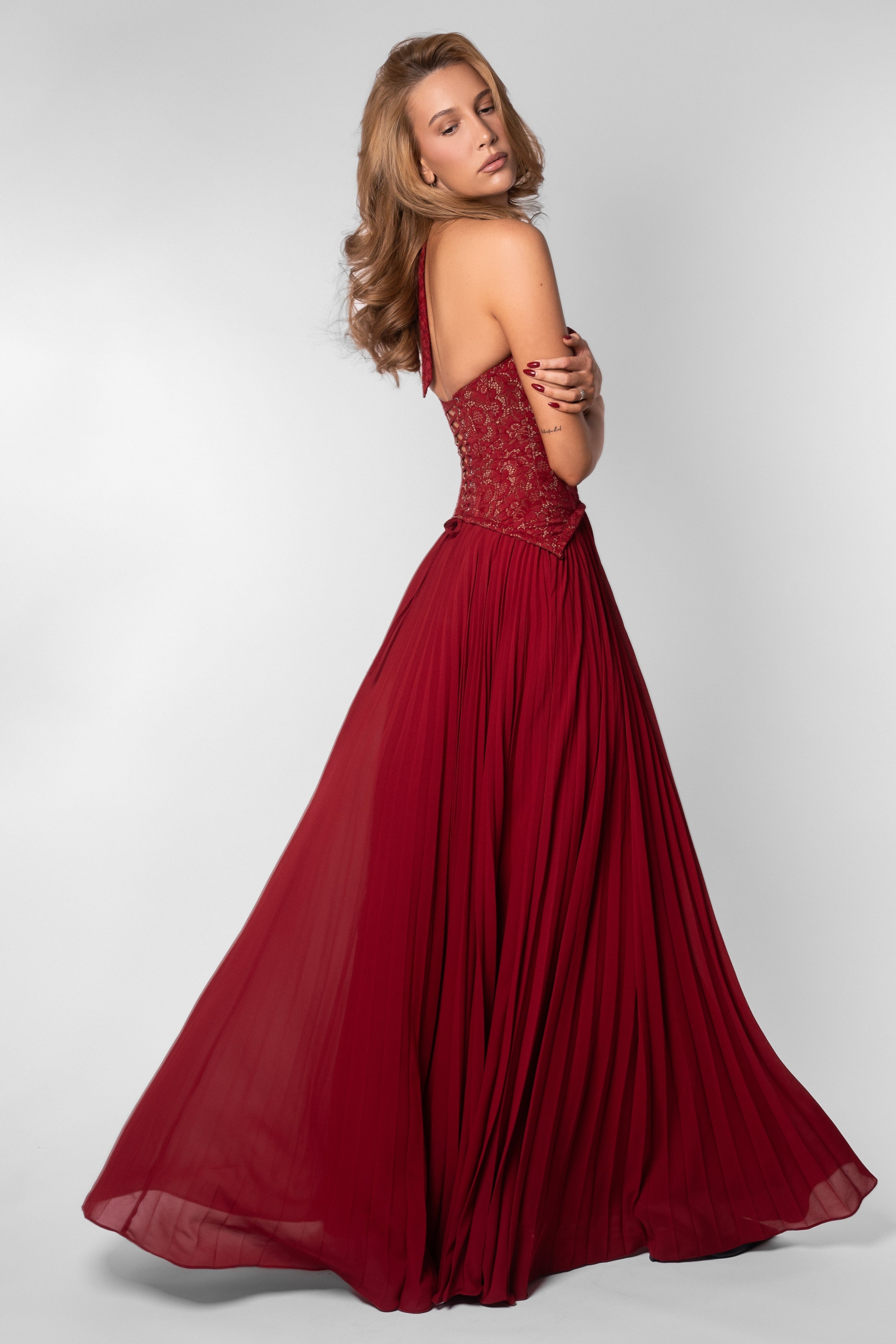Seraphina Sweetheart Lace Splice Pleated Chiffon Maxi Dress in Red